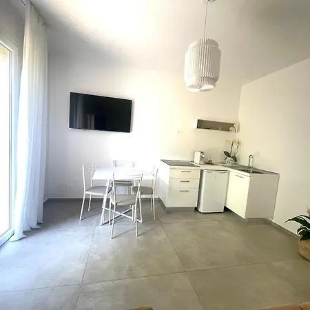 Nina Nocleg ze śniadaniem Lagosanto